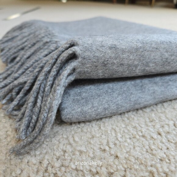NWOT Cashmere Scarf Grey Woven Fringe Oversized - Picture 10 of 10